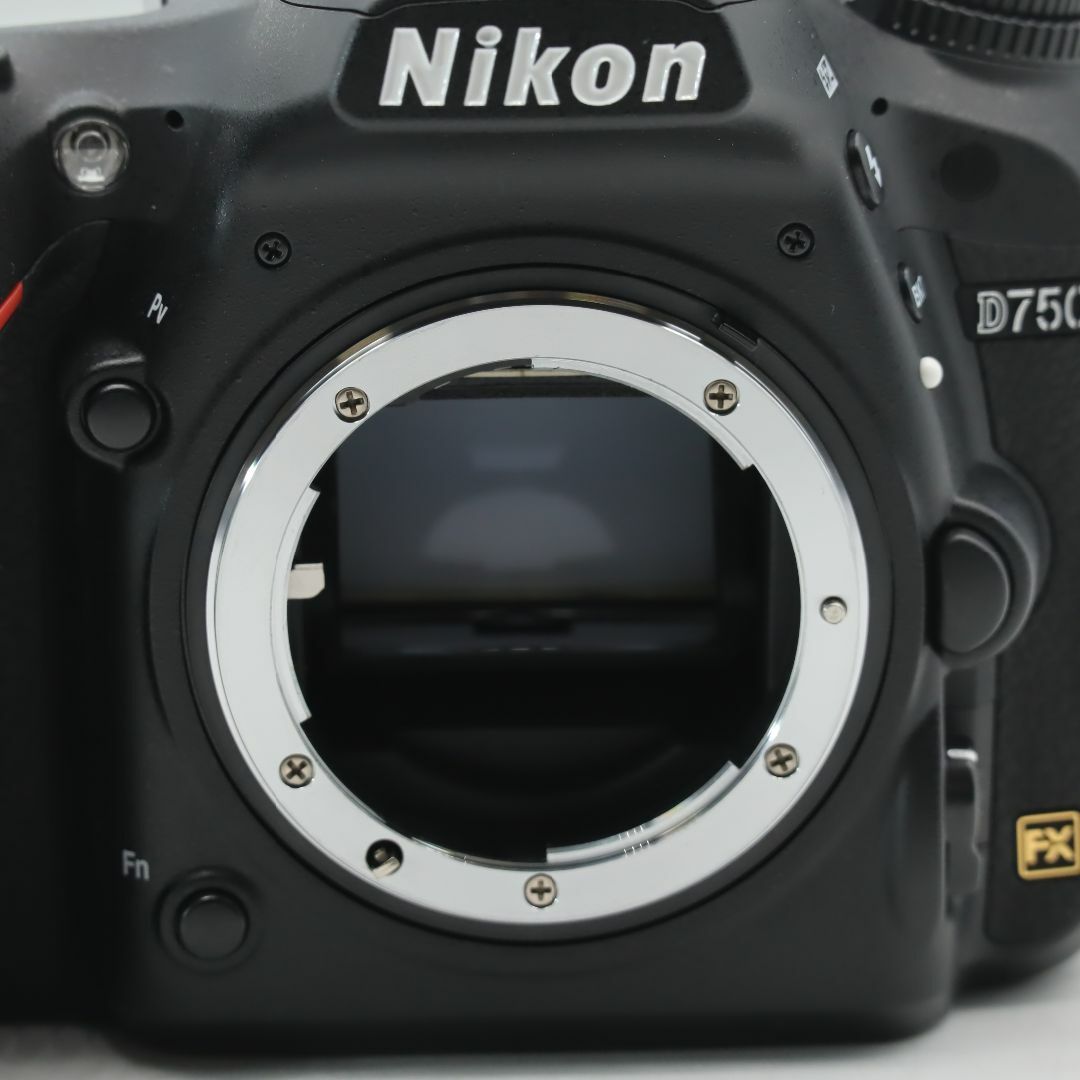 ショット数692回 Nikon デジタル一眼レフカメラ D750 #4247の ショット数692回 Nikon デジタル一眼レフカメラ D750 #4247の