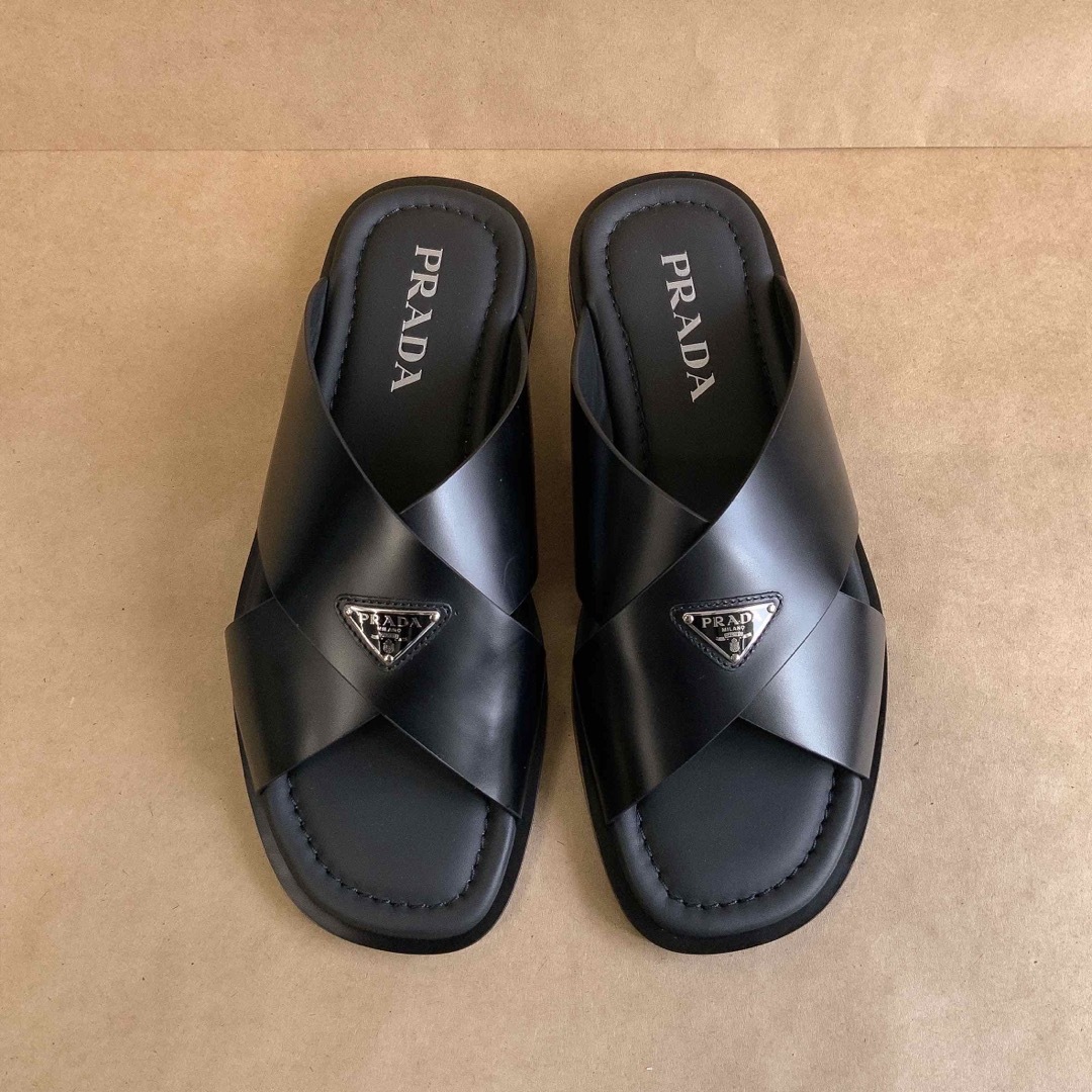 PRADA - 新品 PRADA プラダ ブラッシュドレザー クリスクロス PRADA - 新品 PRADA プラダ ブラッシュドレザー クリスクロス