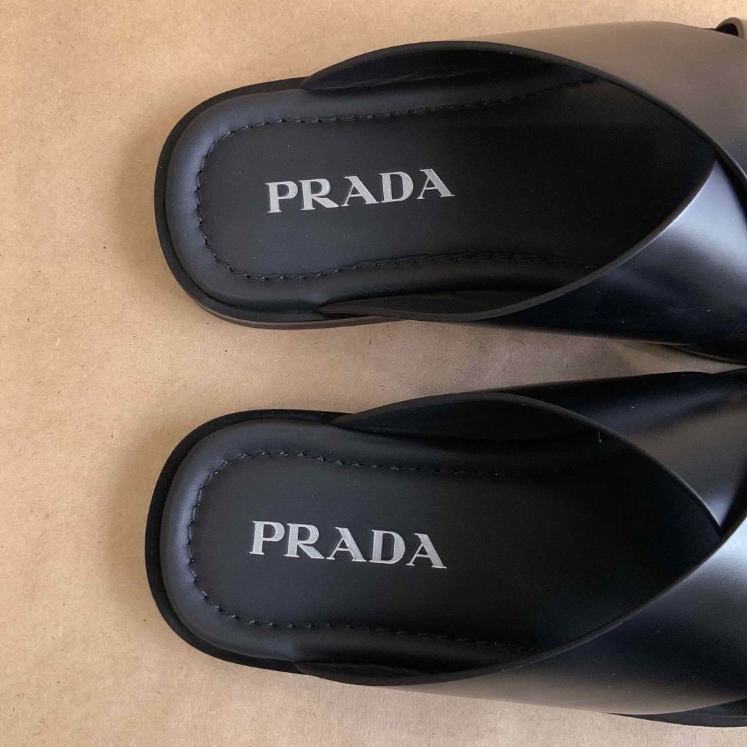 PRADA - 新品 PRADA プラダ ブラッシュドレザー クリスクロス PRADA - 新品 PRADA プラダ ブラッシュドレザー クリスクロス