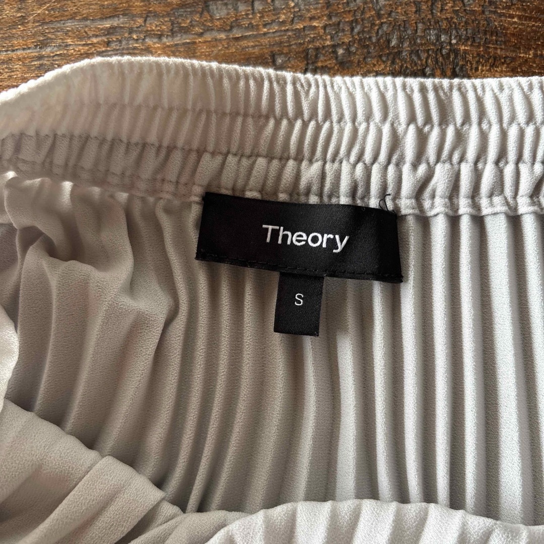 Theory - セオリー ロングプリーツスカート アイボリーの通販 by Theory - セオリー ロングプリーツスカート アイボリーの通販 by