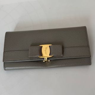 Salvatore Ferragamo(長財布)のフリマアイテム一覧 Salvatore Ferragamo(長財布)のフリマアイテム一覧