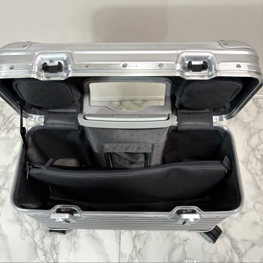 RIMOWA - 生涯保証・未使用 RIMOWA ORIGINAL PILOT キャリー RIMOWA - 生涯保証・未使用 RIMOWA ORIGINAL PILOT キャリー