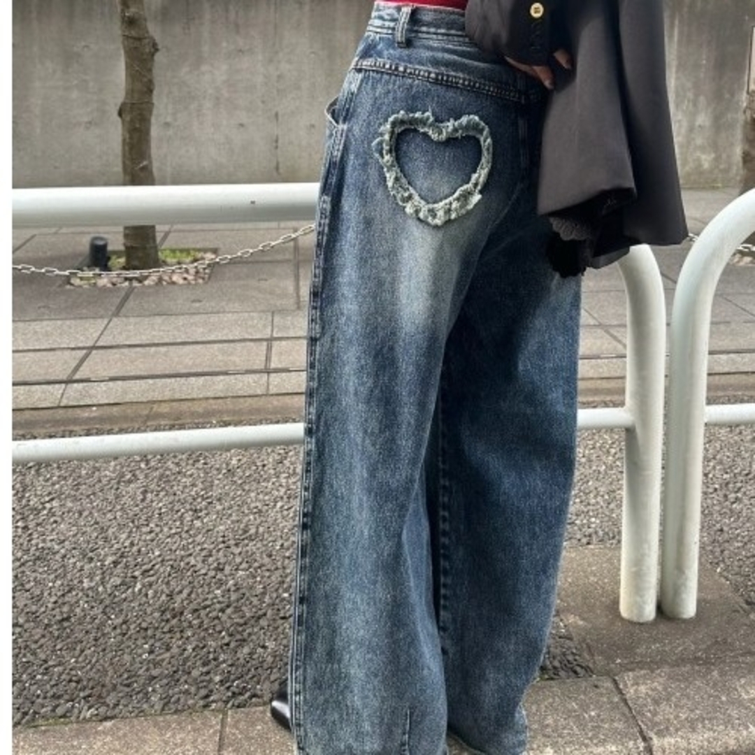Ameri VINTAGE - Ameri🌟HEART PATCH DAMAGE DENIM PANTSの通販 Ameri VINTAGE - Ameri🌟HEART PATCH DAMAGE DENIM PANTSの通販