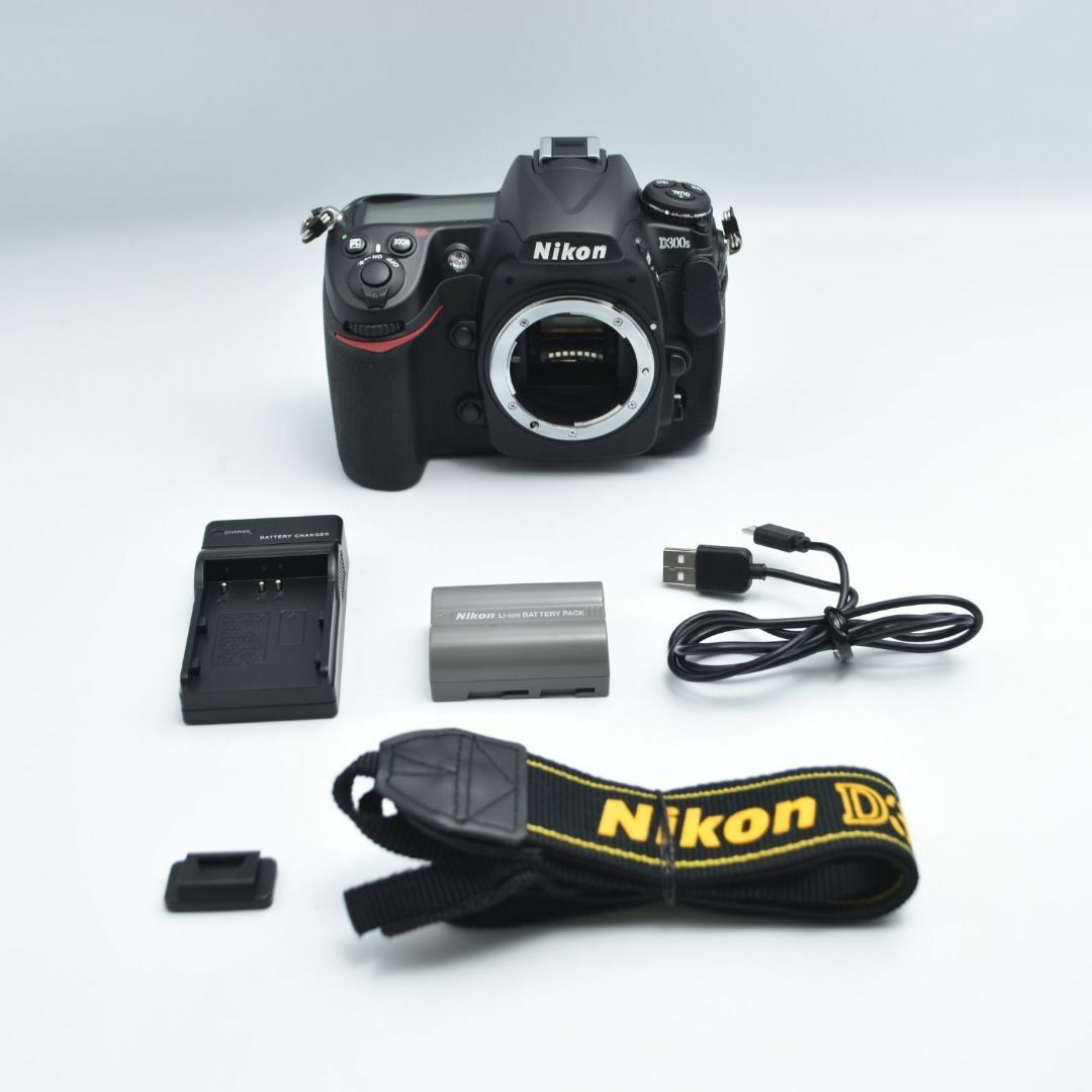 B#7769 ショット数303回! Nikon D300S ボディ の通販 by Makana B#7769 ショット数303回! Nikon D300S ボディ の通販 by Makana