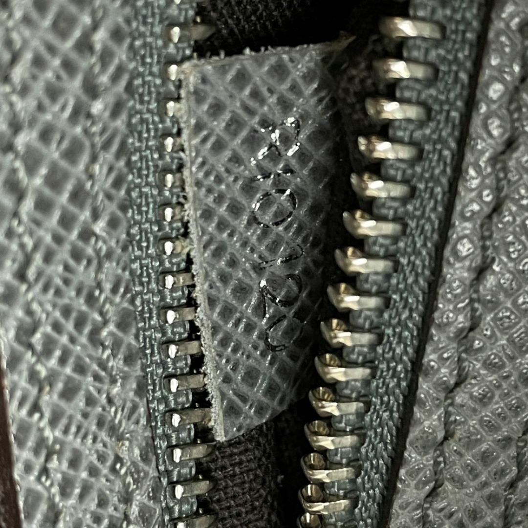 LOUIS VUITTON - □ルイヴィトン□定価376950円 タイガ ヴァシリ LOUIS VUITTON - □ルイヴィトン□定価376950円 タイガ ヴァシリ