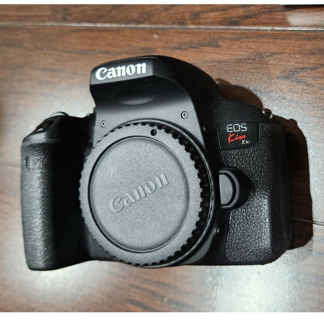 Canon - Canon EOS KISS X9i Wズームキット+単焦点レンズの通販 Canon - Canon EOS KISS X9i Wズームキット+単焦点レンズの通販