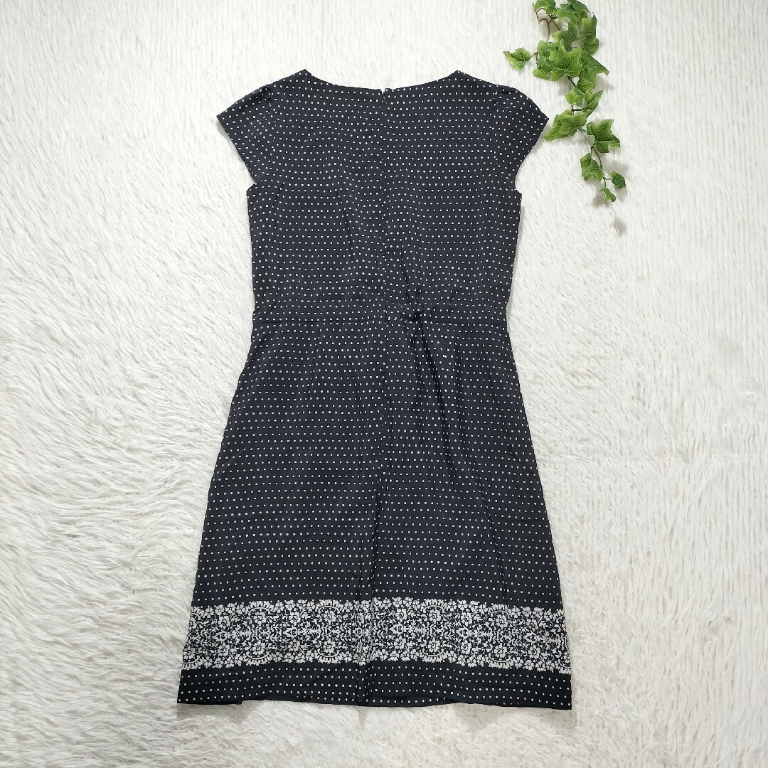 LAURA ASHLEY - ローラアシュレイ ひざ丈ワンピース 半袖 総柄 LAURA ASHLEY - ローラアシュレイ ひざ丈ワンピース 半袖 総柄