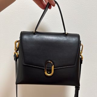 Charles and Keith(ショルダーバッグ)のフリマアイテム一覧 Charles and Keith(ショルダーバッグ)のフリマアイテム一覧