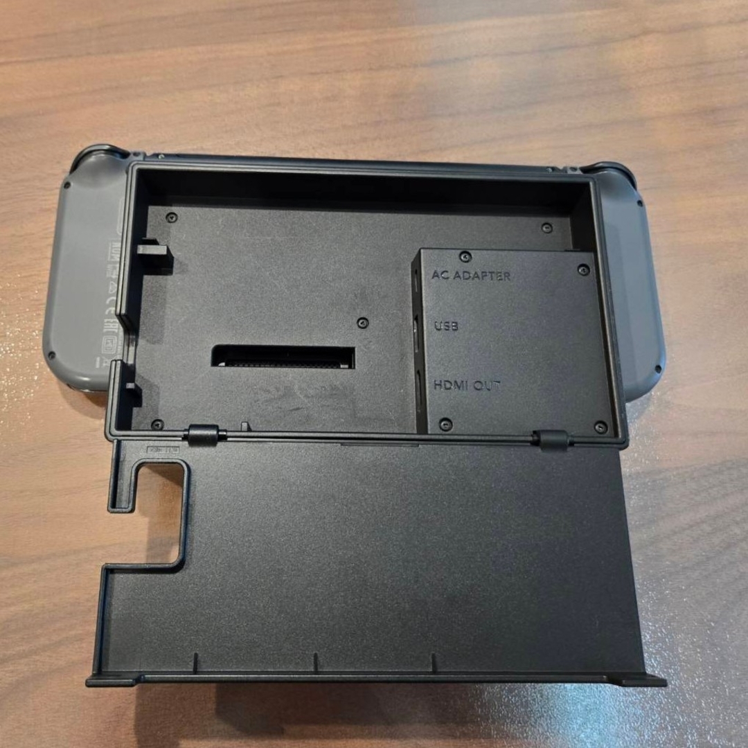Nintendo Switch - Nintendo Switch 本体+Joy-Con+ドック 箱無し Nintendo Switch - Nintendo Switch 本体+Joy-Con+ドック 箱無し