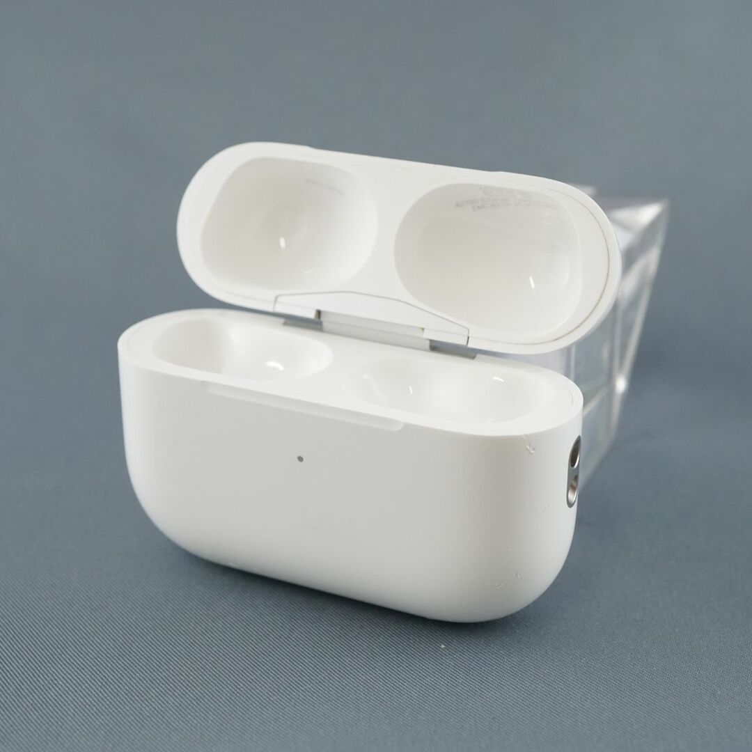 Apple - Apple AirPods Pro 第二世代 充電ケースのみ USED品 Apple - Apple AirPods Pro 第二世代 充電ケースのみ USED品