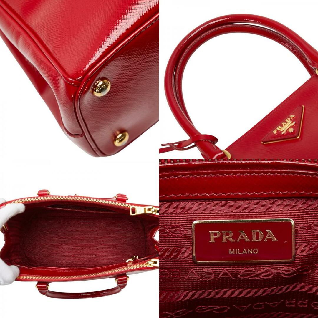 PRADA - プラダ 三角ロゴプレート ハンドバッグ パテントレザー PRADA - プラダ 三角ロゴプレート ハンドバッグ パテントレザー