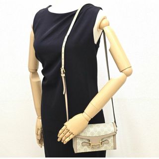 GUCCI(バッグ ・ ホワイト/白色系)のフリマアイテム一覧 GUCCI(バッグ ・ ホワイト/白色系)のフリマアイテム一覧