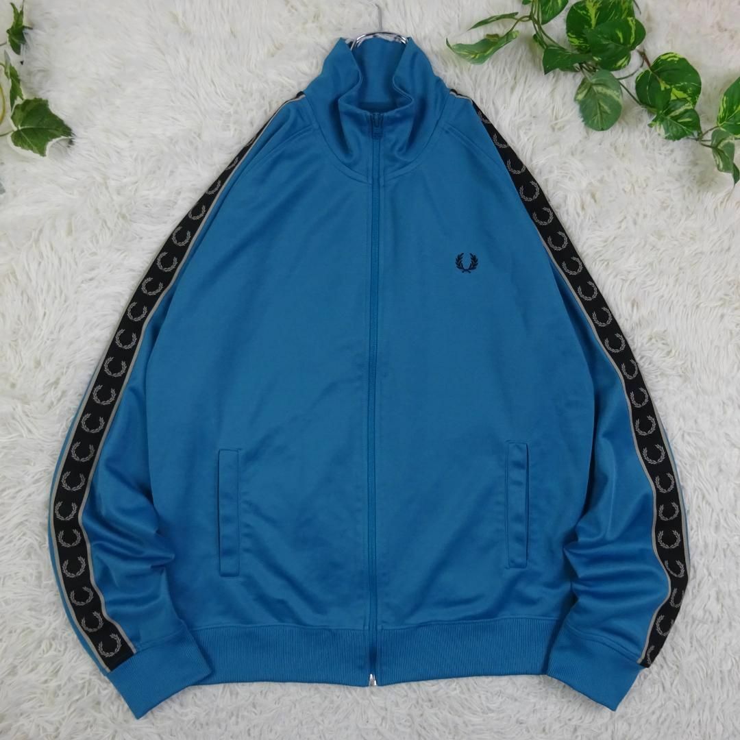 FRED PERRY - 美品 フレッドペリー 刺繍ロゴ スリーブライン FRED PERRY - 美品 フレッドペリー 刺繍ロゴ スリーブライン
