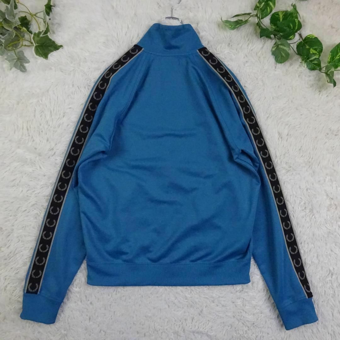 FRED PERRY - 美品 フレッドペリー 刺繍ロゴ スリーブライン FRED PERRY - 美品 フレッドペリー 刺繍ロゴ スリーブライン