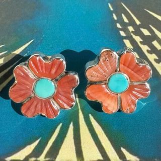 ロンハーマン(Ron Herman)の1990's ヴィンテージ　珊瑚　フラワー　ピアス　ズニ　インディアンジュエリー(ピアス)