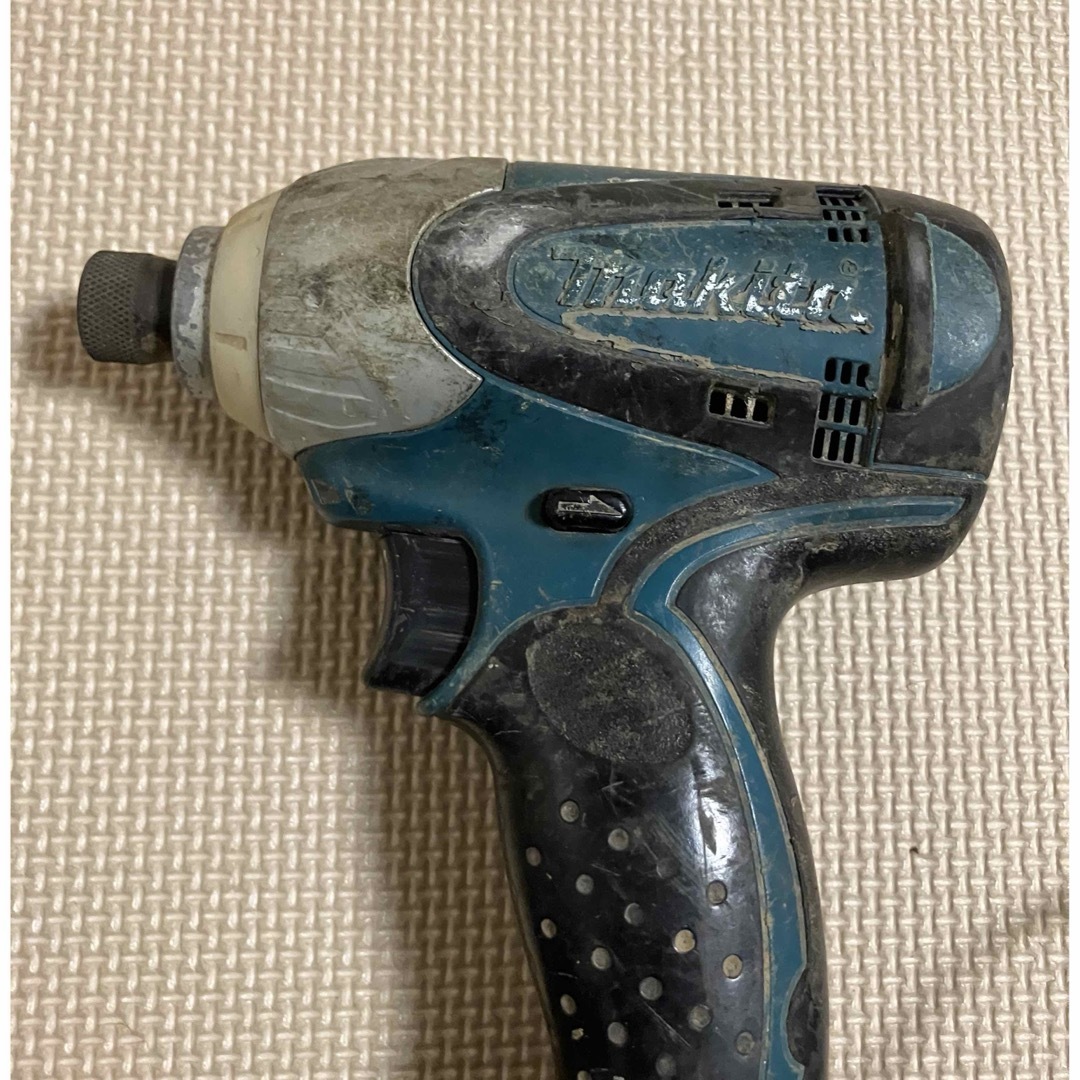 Makita - マキタ 充電式インパクトドライバー TD138DRFX 青の Makita - マキタ 充電式インパクトドライバー TD138DRFX 青の
