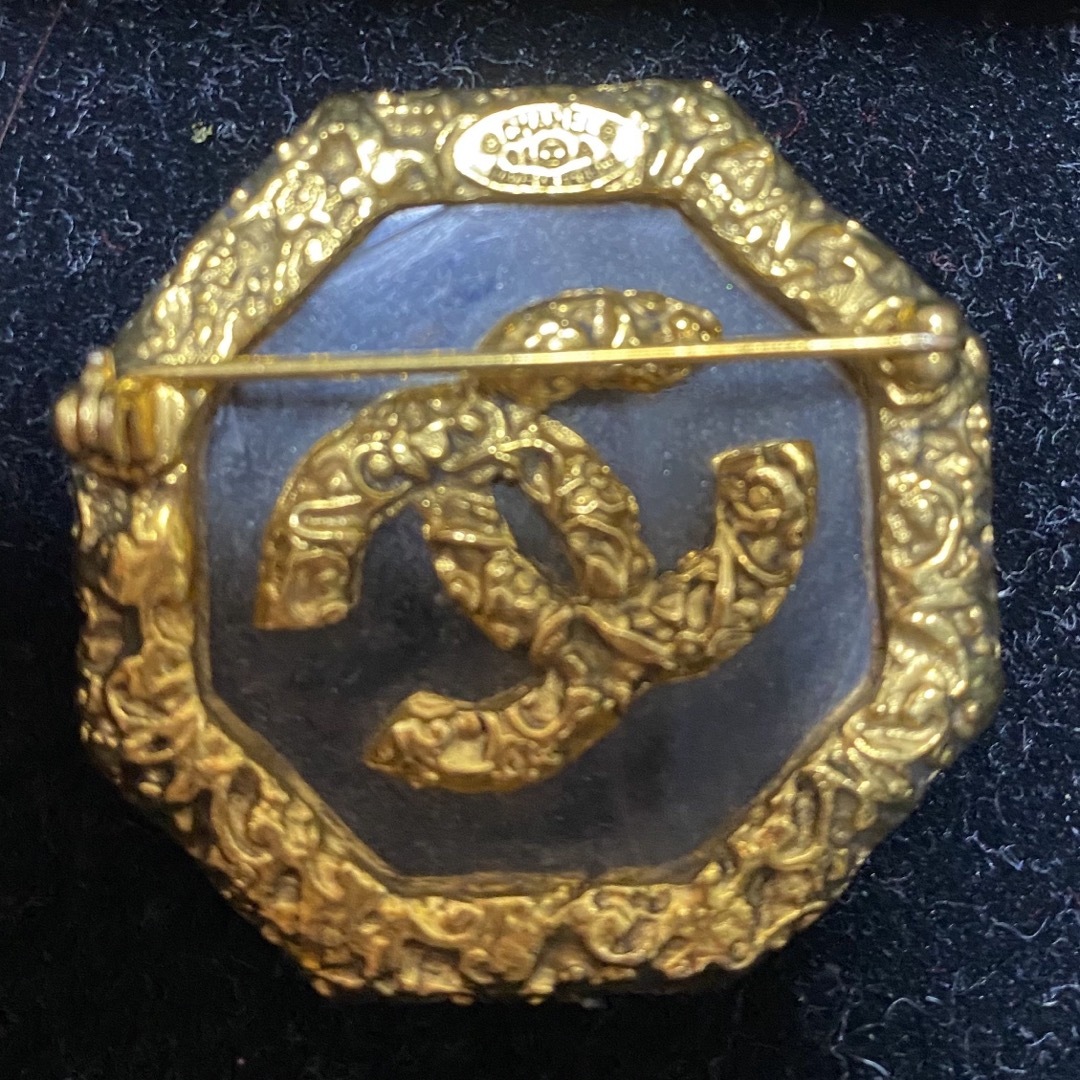 CHANEL - ヴィンテージ シャネル 溶岩 ブローチの通販 by CHANEL - ヴィンテージ シャネル 溶岩 ブローチの通販 by