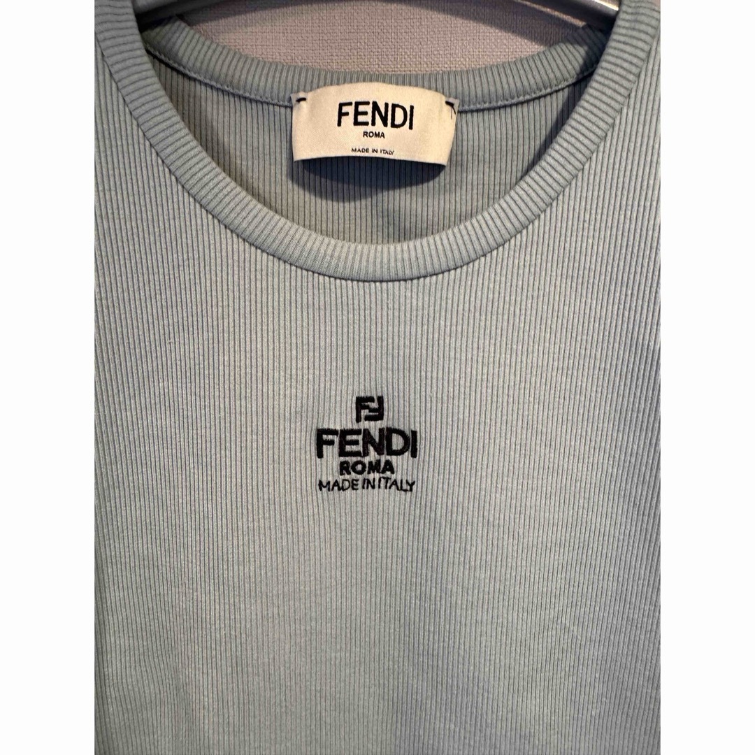 FENDI - フェンディ クロップド丈クルーネックトップスの通販 by FENDI - フェンディ クロップド丈クルーネックトップスの通販 by