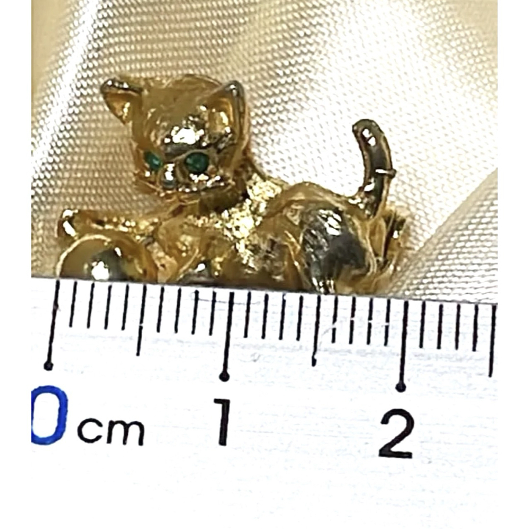 VINTAGE - ヴィンテージブローチピンバッジ 猫ねこ エメラルド VINTAGE - ヴィンテージブローチピンバッジ 猫ねこ エメラルド