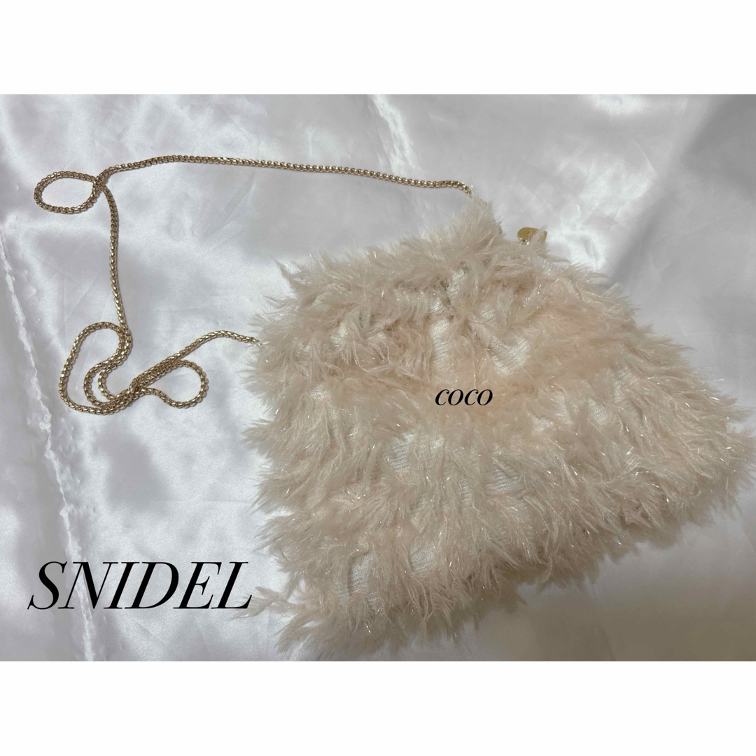 SNIDEL - SNIDEL☆新品フェザーラメチェーンバッグの通販 by SNIDEL - SNIDEL☆新品フェザーラメチェーンバッグの通販 by