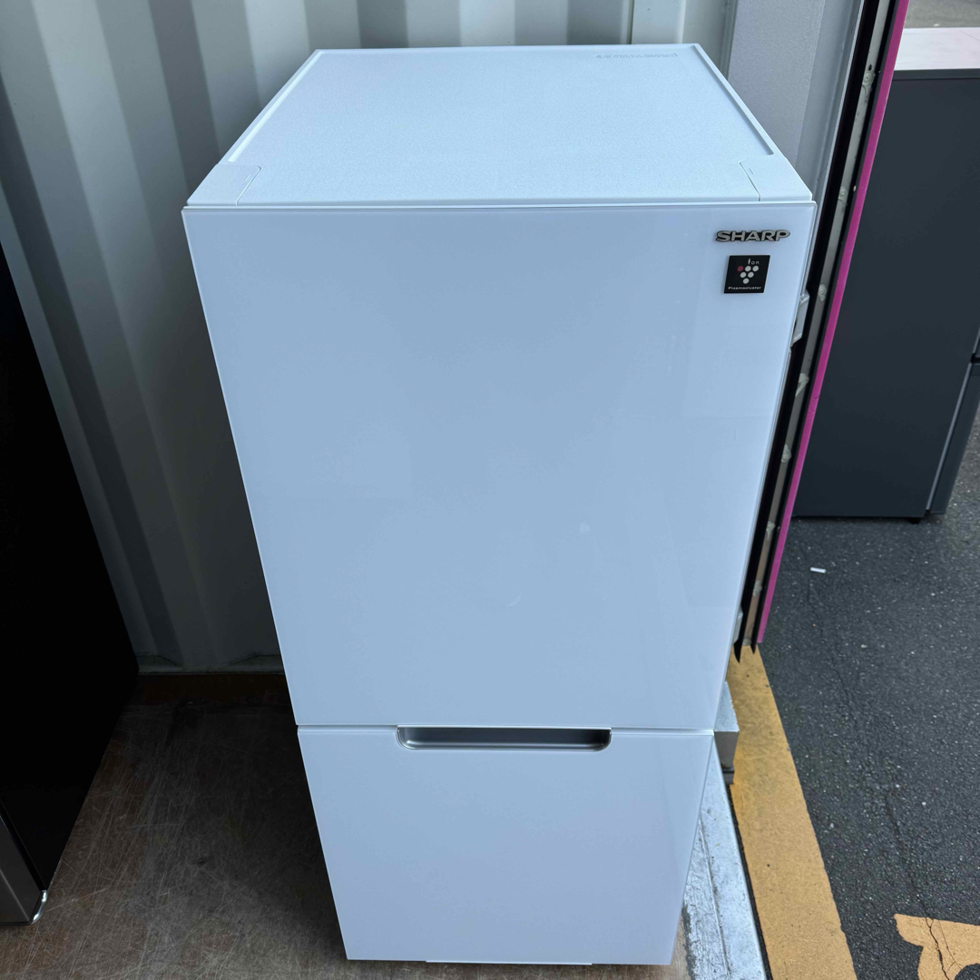 SHARP - ☆C7326☆2023年製美品☆シャープ 冷蔵庫 ガラス扉 SHARP - ☆C7326☆2023年製美品☆シャープ 冷蔵庫 ガラス扉
