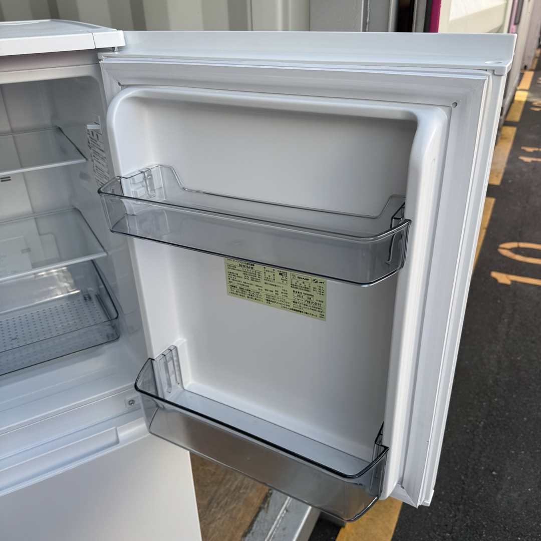 SHARP - C7434☆2023年製美品☆シャープ冷蔵庫マットホワイト右 SHARP - C7434☆2023年製美品☆シャープ冷蔵庫マットホワイト右