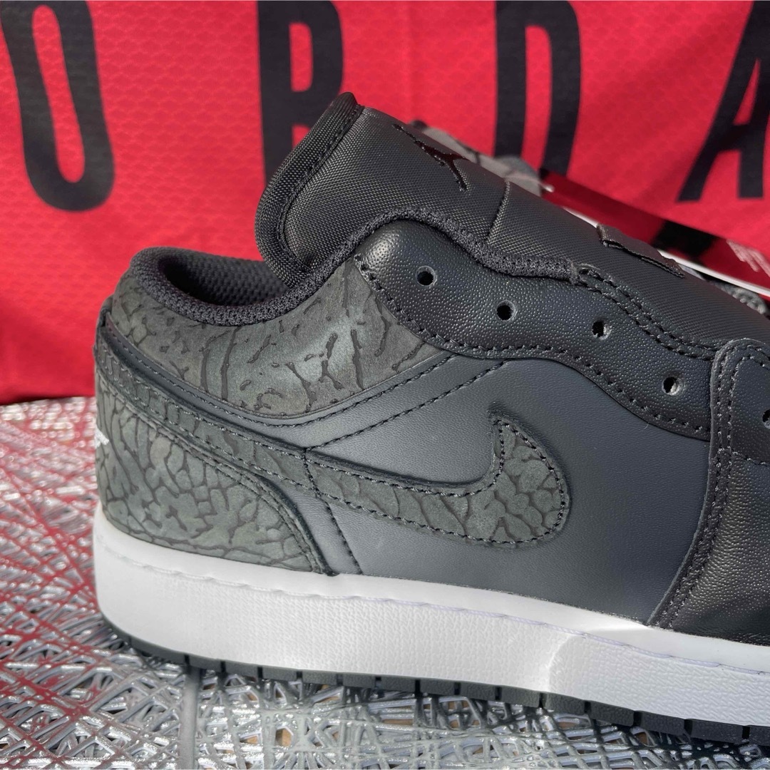 NIKE - NIKE☆AIR JORDAN 1☆LOW(GS) ☆セメント☆25cmの通販 by NIKE - NIKE☆AIR JORDAN 1☆LOW(GS) ☆セメント☆25cmの通販 by