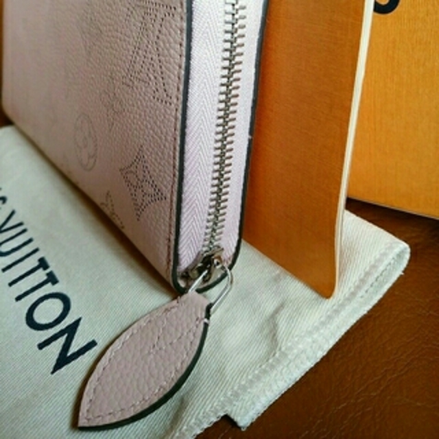 LOUIS VUITTON - ルイヴィトン 正規品 マヒナ ジッピーウォレット 新品