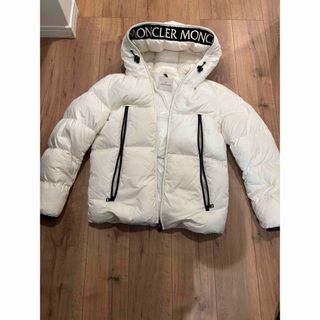 MONCLER(ダウンジャケット)のフリマアイテム一覧 MONCLER(ダウンジャケット)のフリマアイテム一覧