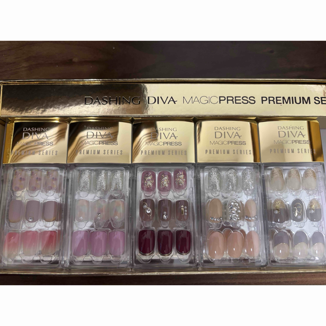 DASHING DIVA ネイル コスメ/美容のネイル(つけ爪/ネイルチップ)の商品写真