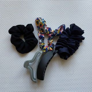 Vivienne Westwood - ヴィヴィアンヘアクリップ ブラックの通販 Vivienne Westwood - ヴィヴィアンヘアクリップ ブラックの通販