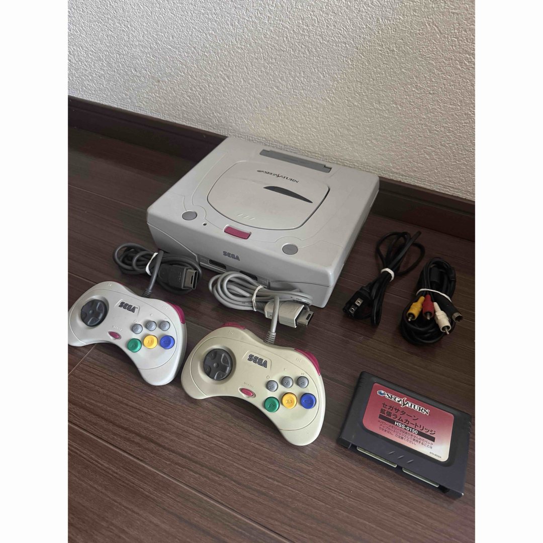 SEGA(セガ)のセガサターン 本体 エンタメ/ホビーのゲームソフト/ゲーム機本体(家庭用ゲーム機本体)の商品写真