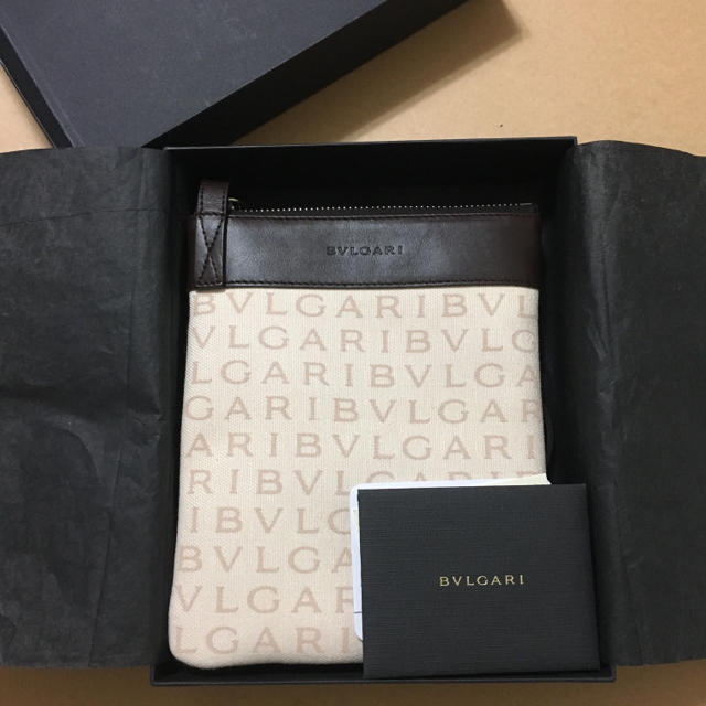 BVLGARI(ブルガリ)の新品★ブルガリ★ロゴマニア ポシェット(ショルダーポーチ) レディースのバッグ(ショルダーバッグ)の商品写真