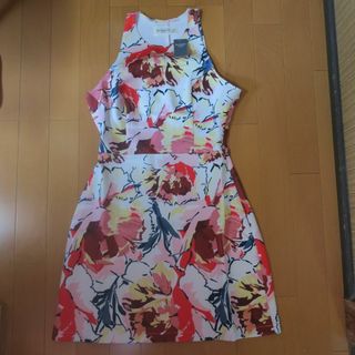 アバクロンビーアンドフィッチ(Abercrombie&Fitch)の【アバクロ】カラフルで可愛い　ボタニカルデザインのサマードレス サイズM(ひざ丈ワンピース)