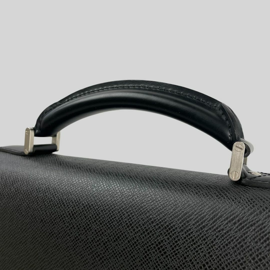 LOUIS VUITTON - ほぼ未使用□ルイ ヴィトン□ タイガ ロブスト1 LOUIS VUITTON - ほぼ未使用□ルイ ヴィトン□ タイガ ロブスト1