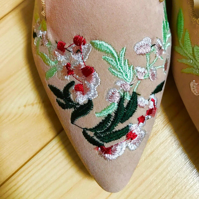 GRL(グレイル)の❋刺繍パンプス❋ 人気商品 只今在庫なし レディースの靴/シューズ(ハイヒール/パンプス)の商品写真