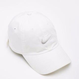 ナイキ(NIKE)の新品 Nike ナイキ 男女兼用 スウォッシュ Cap白 送料込(キャップ)