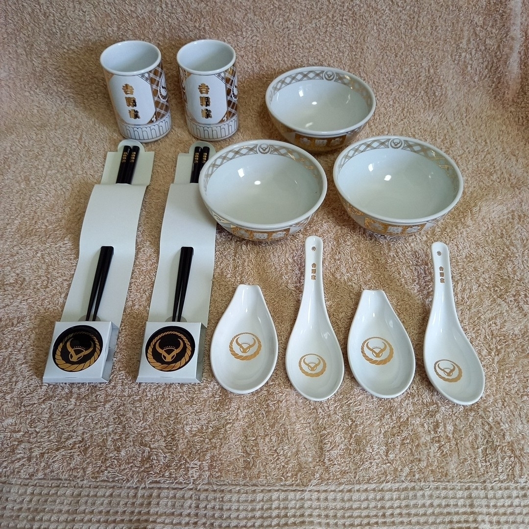 吉野家 茶碗 湯呑み 箸 箸置き レンゲ 受け皿 13点セット 新品未 吉野家 茶碗 湯呑み 箸 箸置き レンゲ 受け皿 13点セット 新品未
