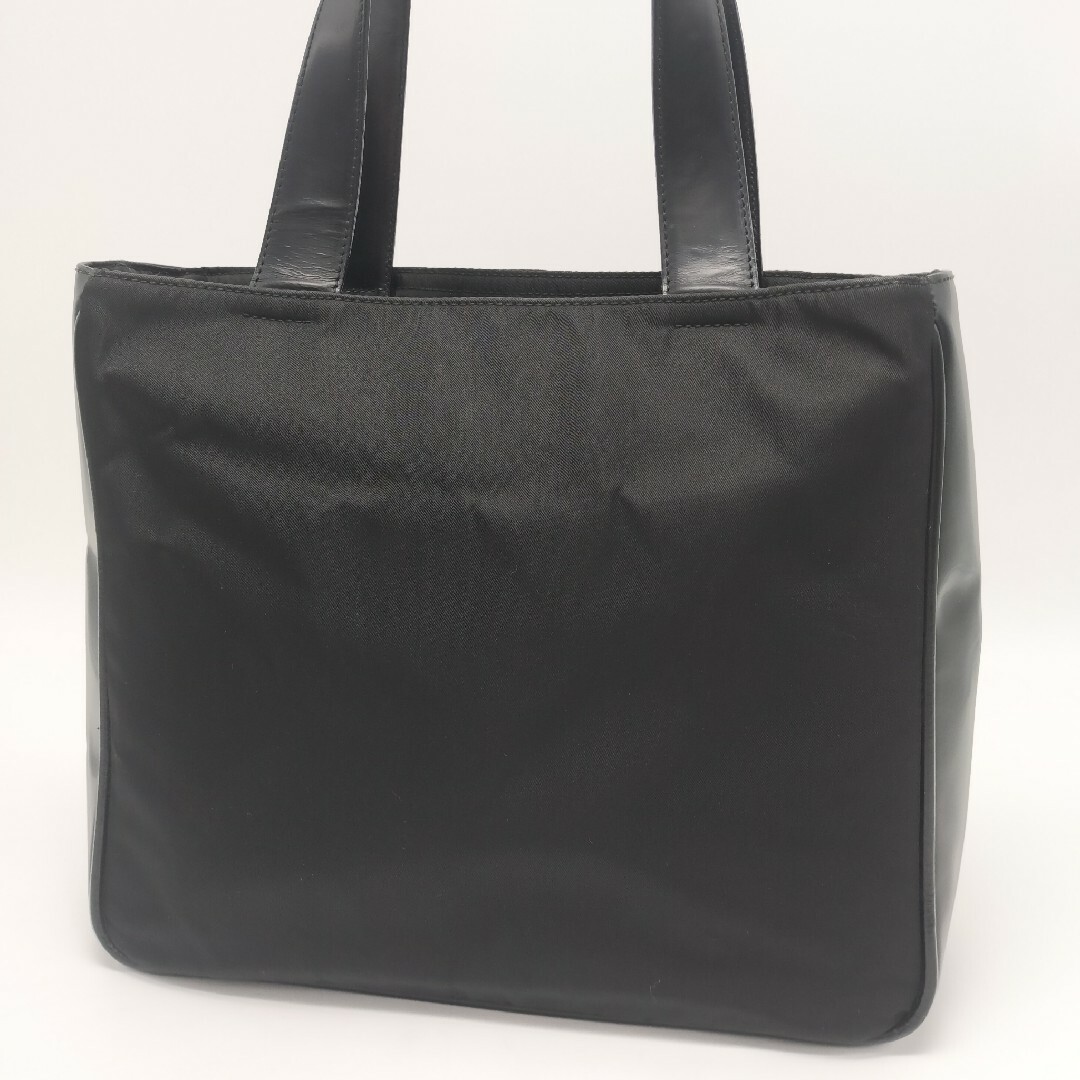 PRADA - 極美品✨プラダ トートバッグ ブラック 黒の通販 by PRADA - 極美品✨プラダ トートバッグ ブラック 黒の通販 by