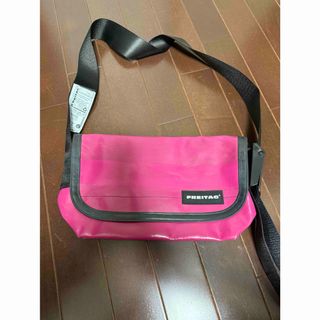 FREITAG(ピンク/桃色系)のフリマアイテム一覧 FREITAG(ピンク/桃色系)のフリマアイテム一覧