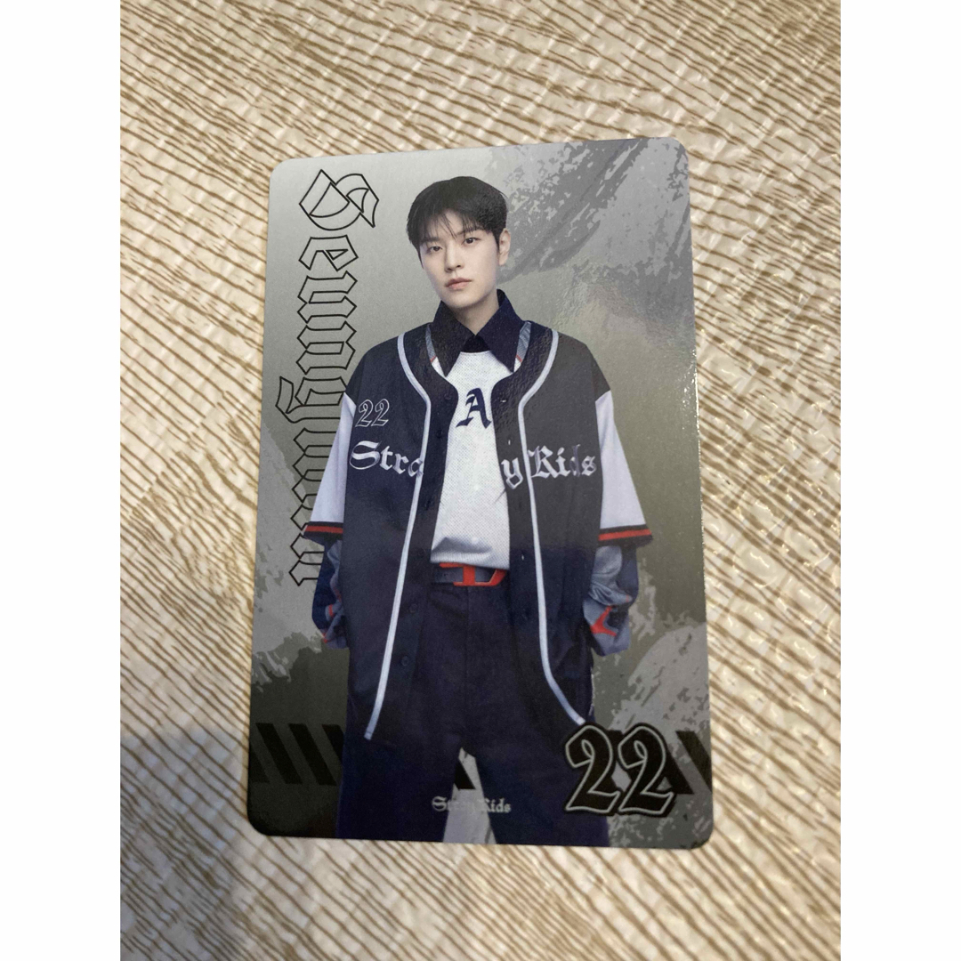 Stray Kids(ストレイキッズ)のstraykids スキズ エコパ ランダムフォトカード スンミン 新品♡ エンタメ/ホビーのタレントグッズ(アイドルグッズ)の商品写真
