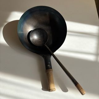 ヤマダコウギョウショ(山田工業所)の山田工業所　鉄　打出　中華片手鍋 27 おたま付き(鍋/フライパン)