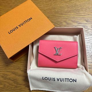 LOUIS VUITTON - ルイヴィトン エピ 二つ折り 財布 赤の通販 by LOUIS VUITTON - ルイヴィトン エピ 二つ折り 財布 赤の通販 by