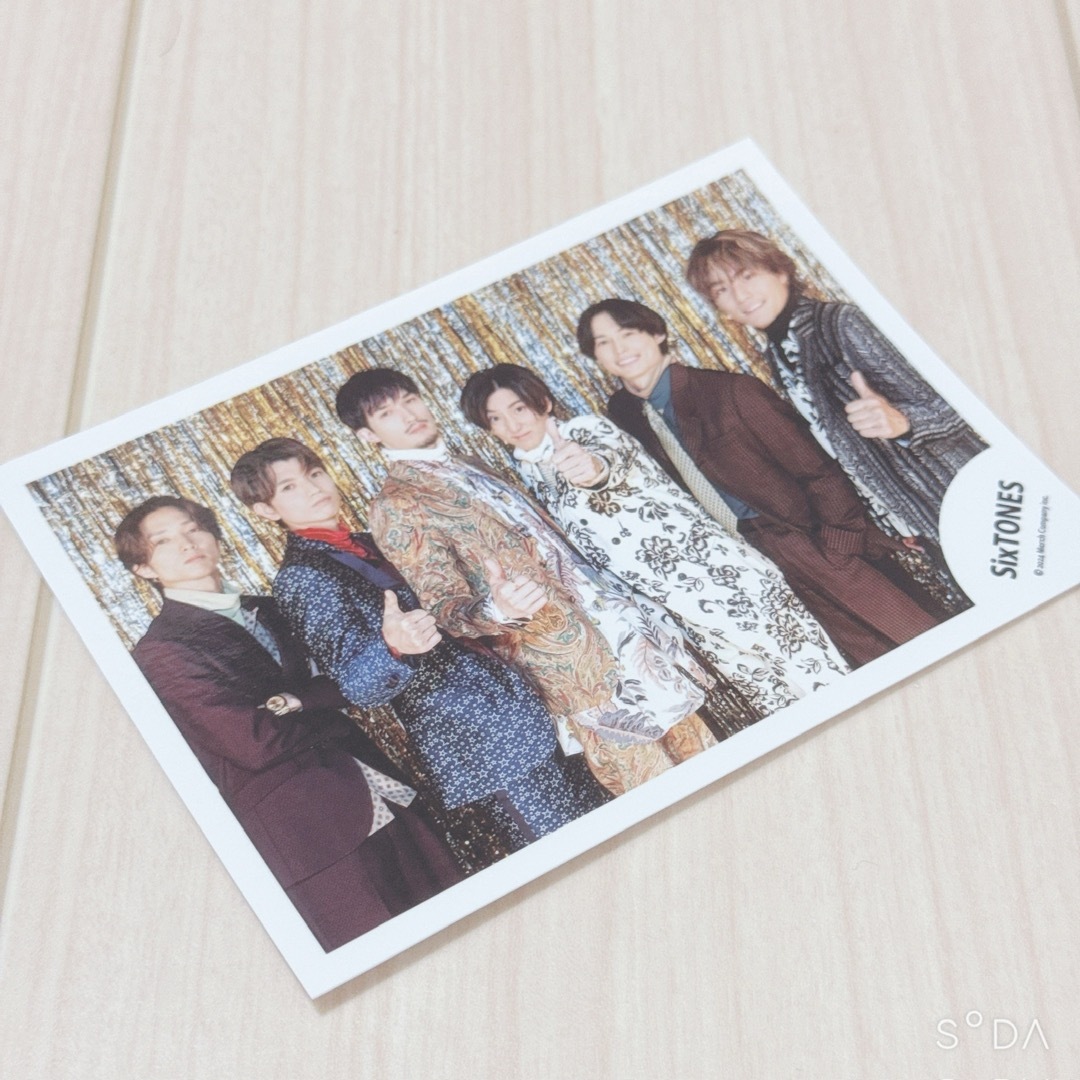 200. SixTONES 集合 公式写真 エンタメ/ホビーのタレントグッズ(アイドルグッズ)の商品写真