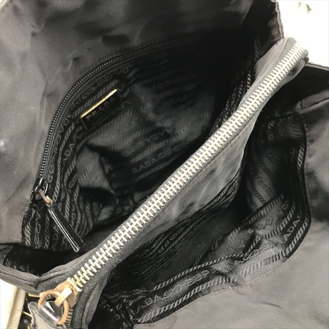 PRADA - 良品 PRADA プラダ 三角ロゴ プレート ナイロン PRADA - 良品 PRADA プラダ 三角ロゴ プレート ナイロン