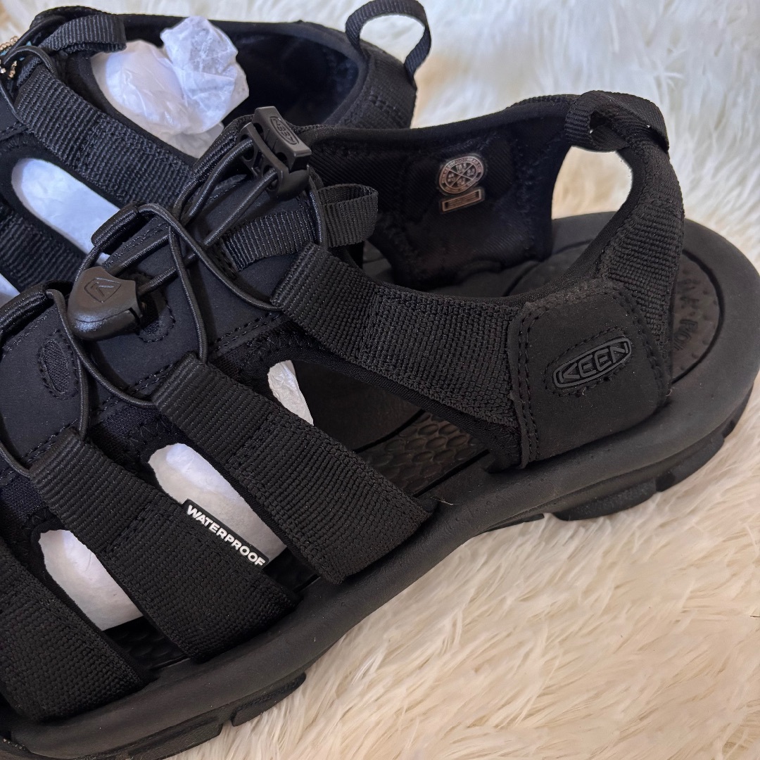 新品未使用】KEEN ニューポートH2 NEWPORT 黒 28.5