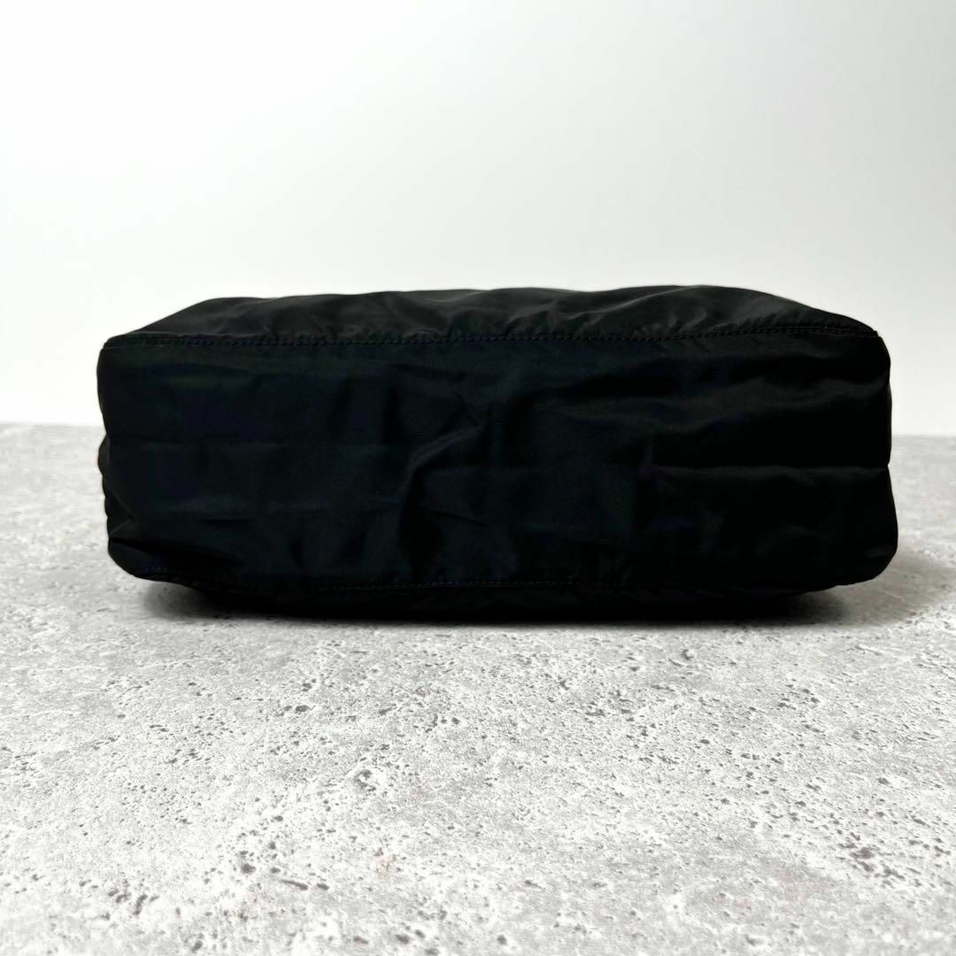 PRADA - 《美品》プラダ ショルダーバッグ カメラバッグ 三角 PRADA - 《美品》プラダ ショルダーバッグ カメラバッグ 三角