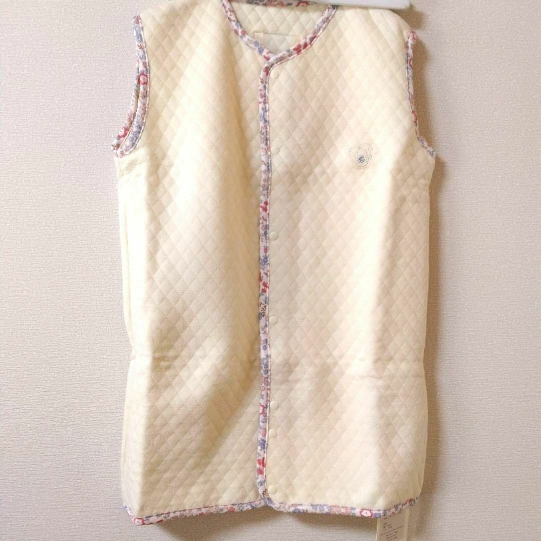 ☘️中綿キルト　ベビースリーパー 2way 綿100％ アイボリー×花柄 キッズ/ベビー/マタニティのベビー服(~85cm)(カーディガン/ボレロ)の商品写真