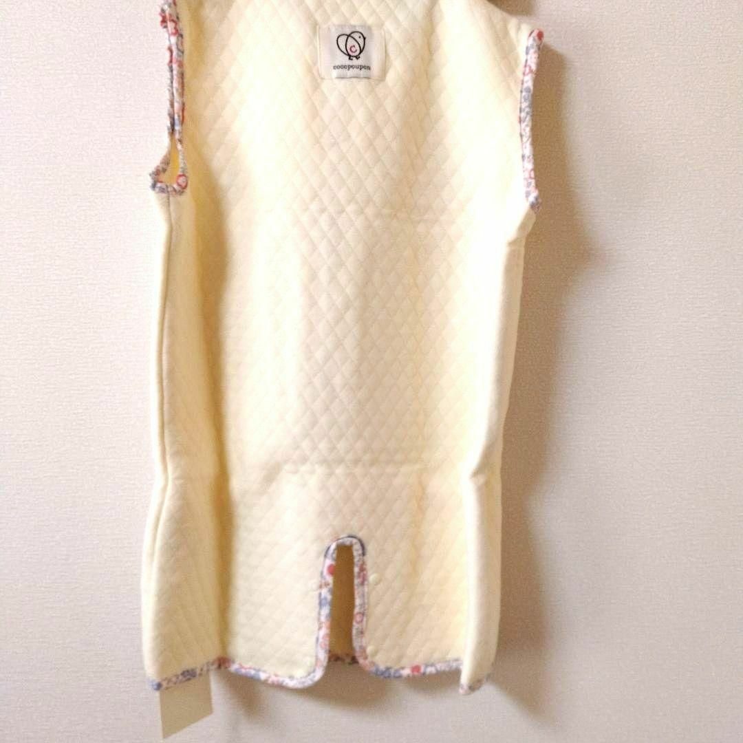 ☘️中綿キルト　ベビースリーパー 2way 綿100％ アイボリー×花柄 キッズ/ベビー/マタニティのベビー服(~85cm)(カーディガン/ボレロ)の商品写真