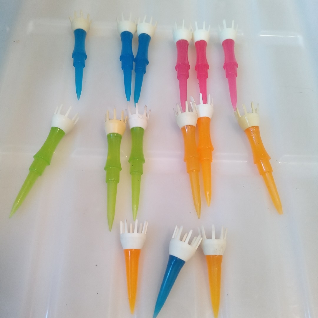 ゴルフティー 段差付リフト 大12小3本 スポーツ/アウトドアのゴルフ(その他)の商品写真